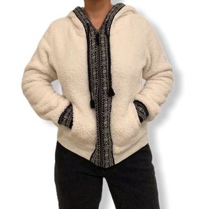 American eagle white fleece jacket